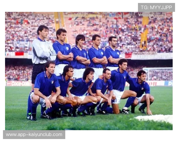 意大利再遭绝平，全队跪地——激情与遗憾交织的足球之夜