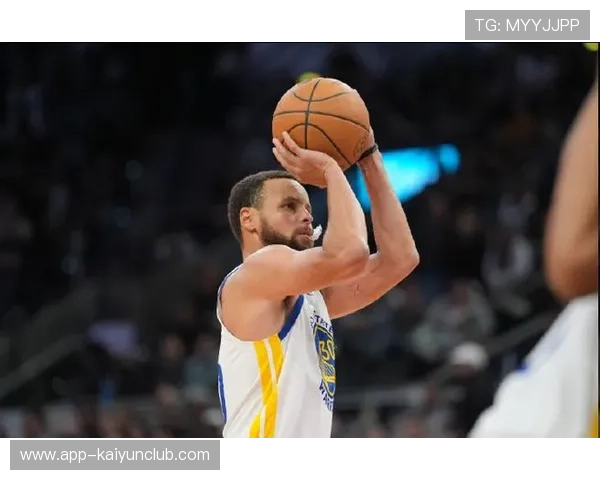 库里跳投命中，勇士保持外线输出